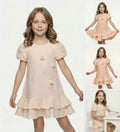 Robe droite avec une broderie florale et double volant